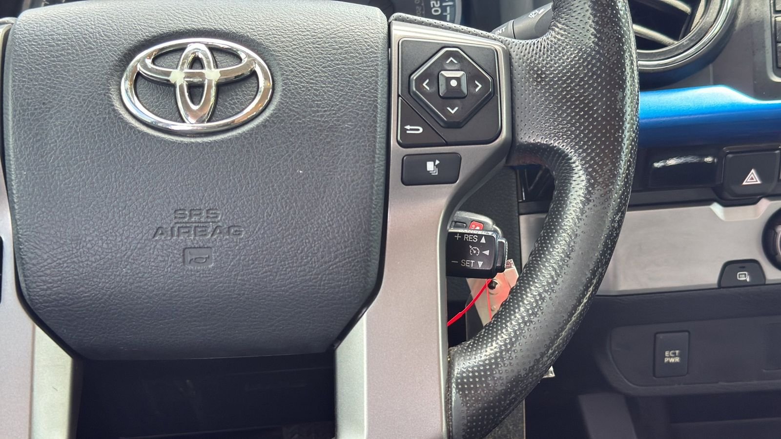 Used 2016 Blue Toyota SR5 image 15