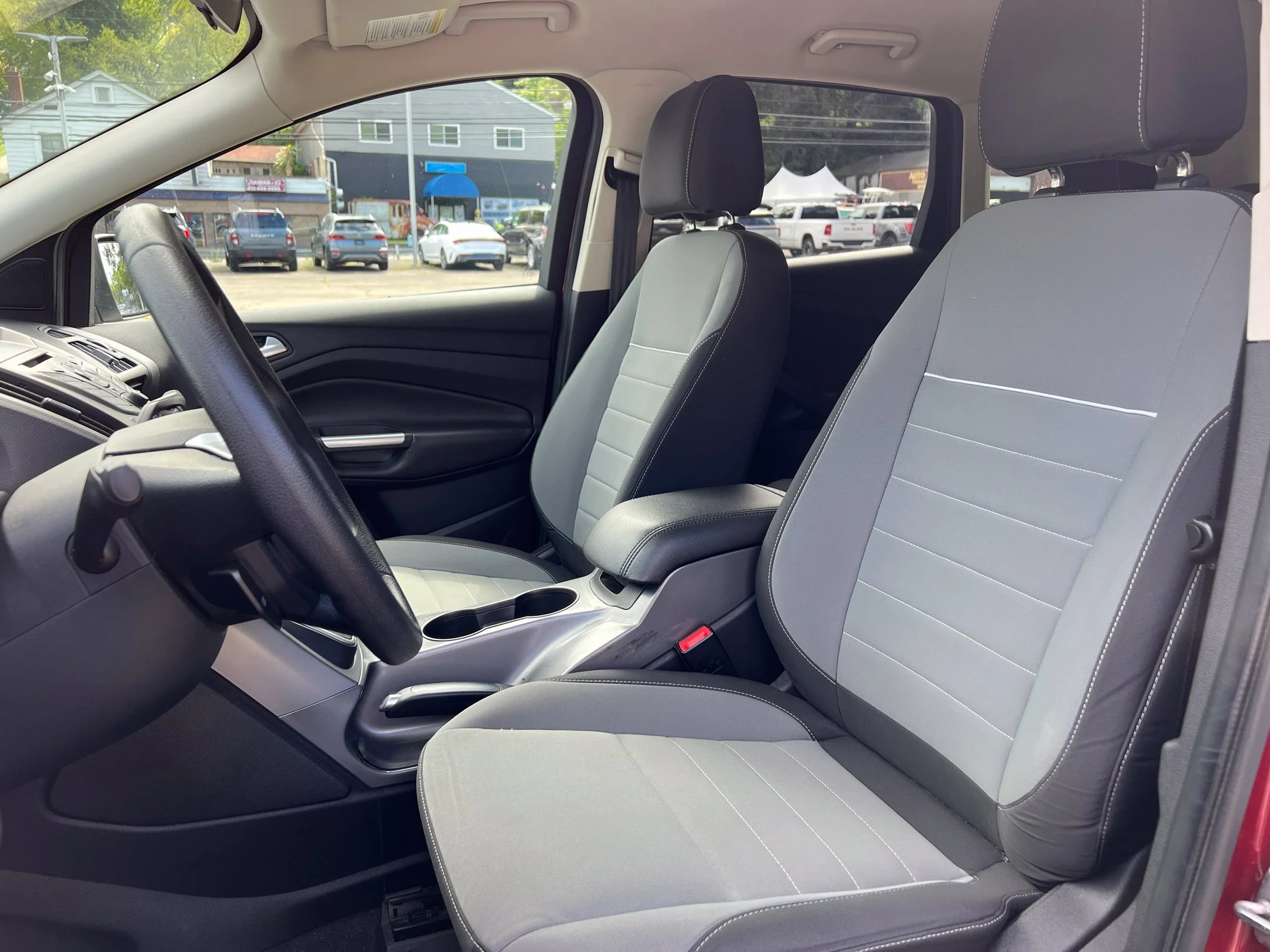 Used 2013 Ruby Red Ford SE image 16