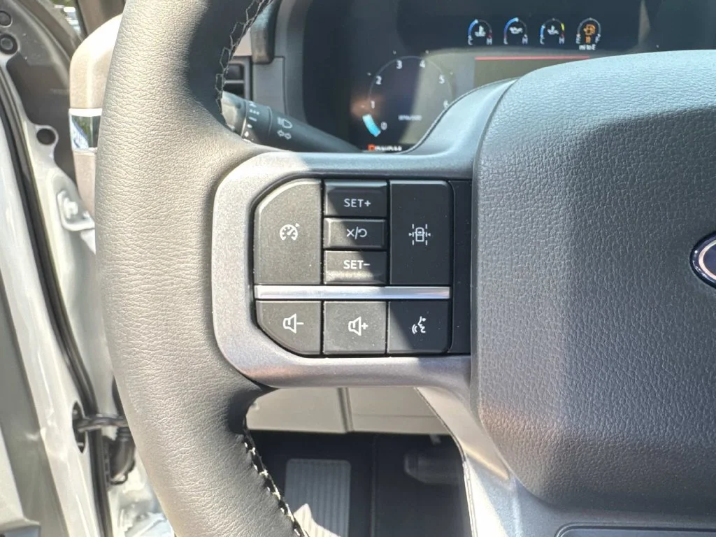 New 2026 Oxford White Ford XLT image 39