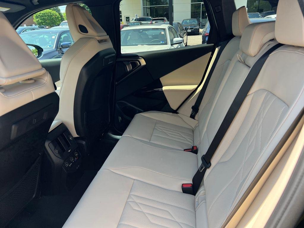 New 2026 Black Sapphire Metallic BMW 30 xDrive image 25