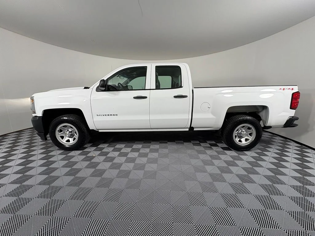Used 2017 White Chevrolet WT image 12