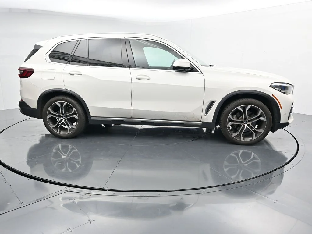 Used 2023 White BMW xDrive40i image 8
