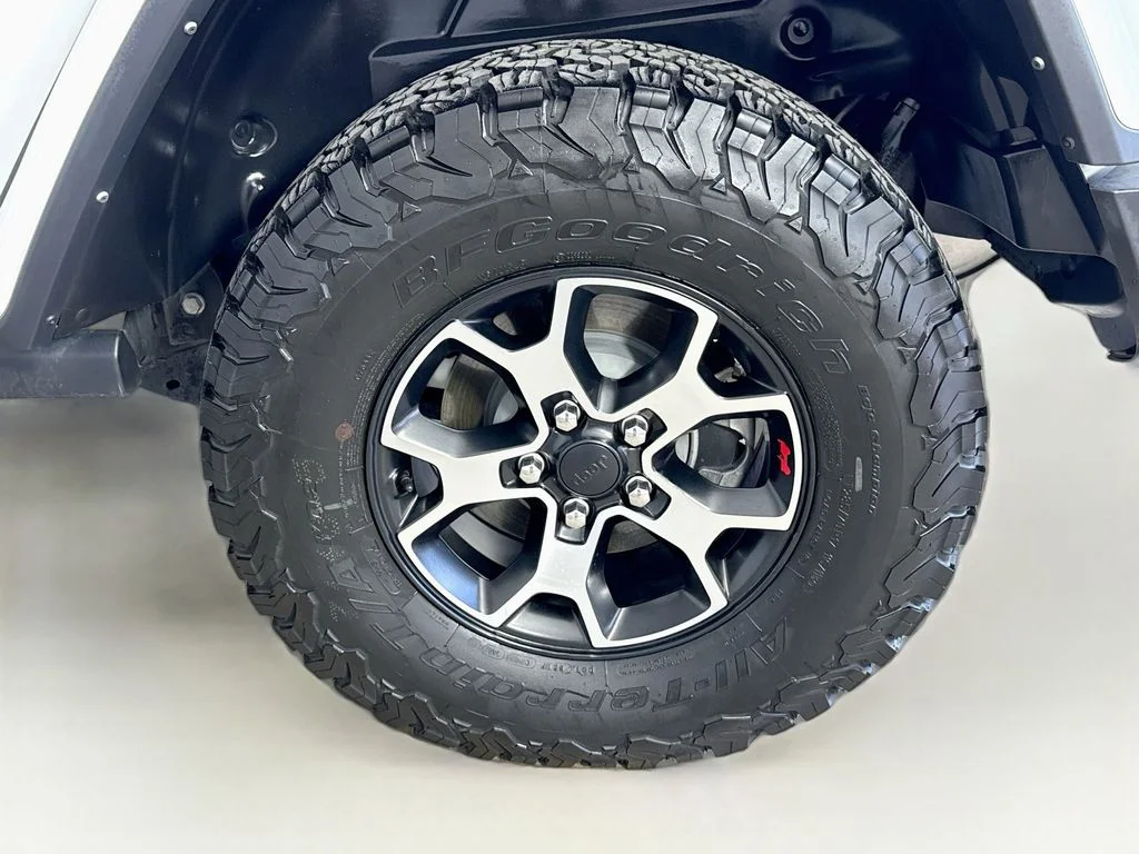 Used 2021 White Jeep Unlimited Rubicon image 32