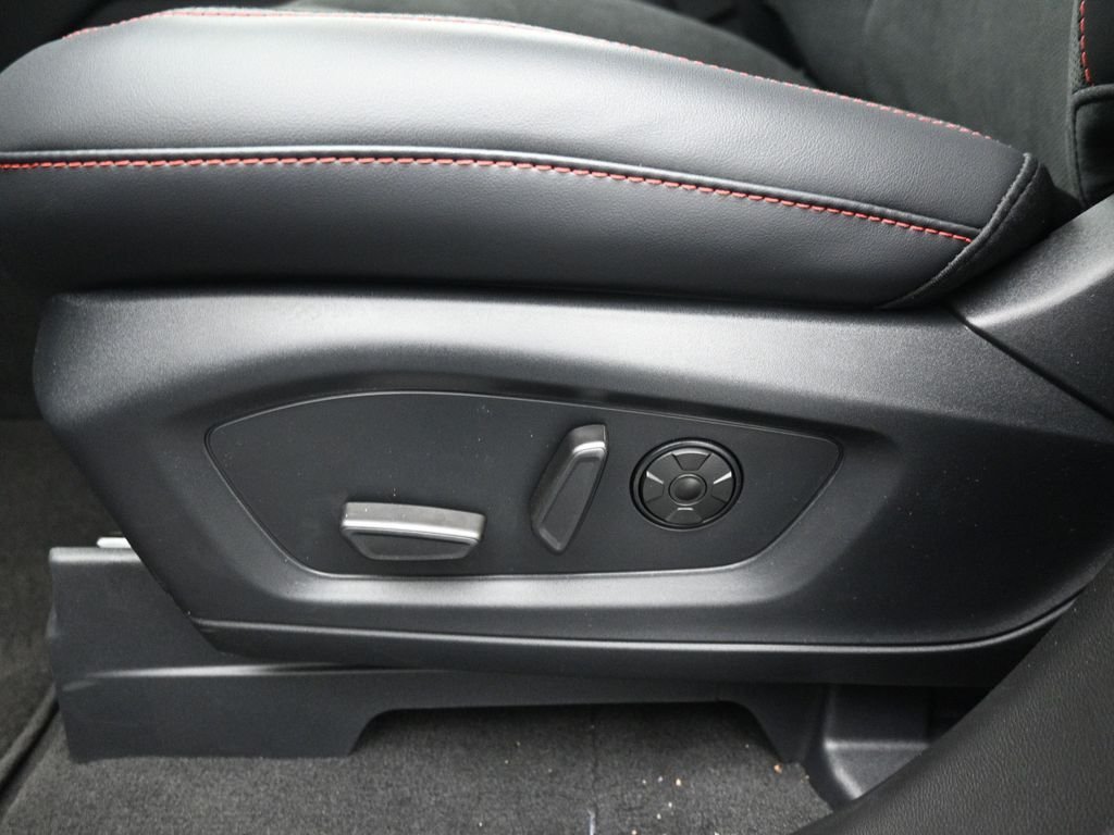2025 Ford Explorer ST - Photo 11