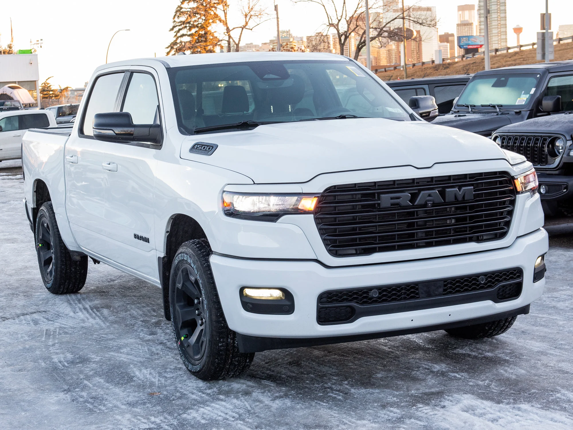 Used 2026 White RAM Sport* Crew Cab 4x4, Twin-Turbo, Heated Seats, 12 Inch Screen, Nav image 7