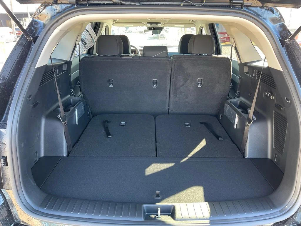 New 2026 Black Kia LX image 7