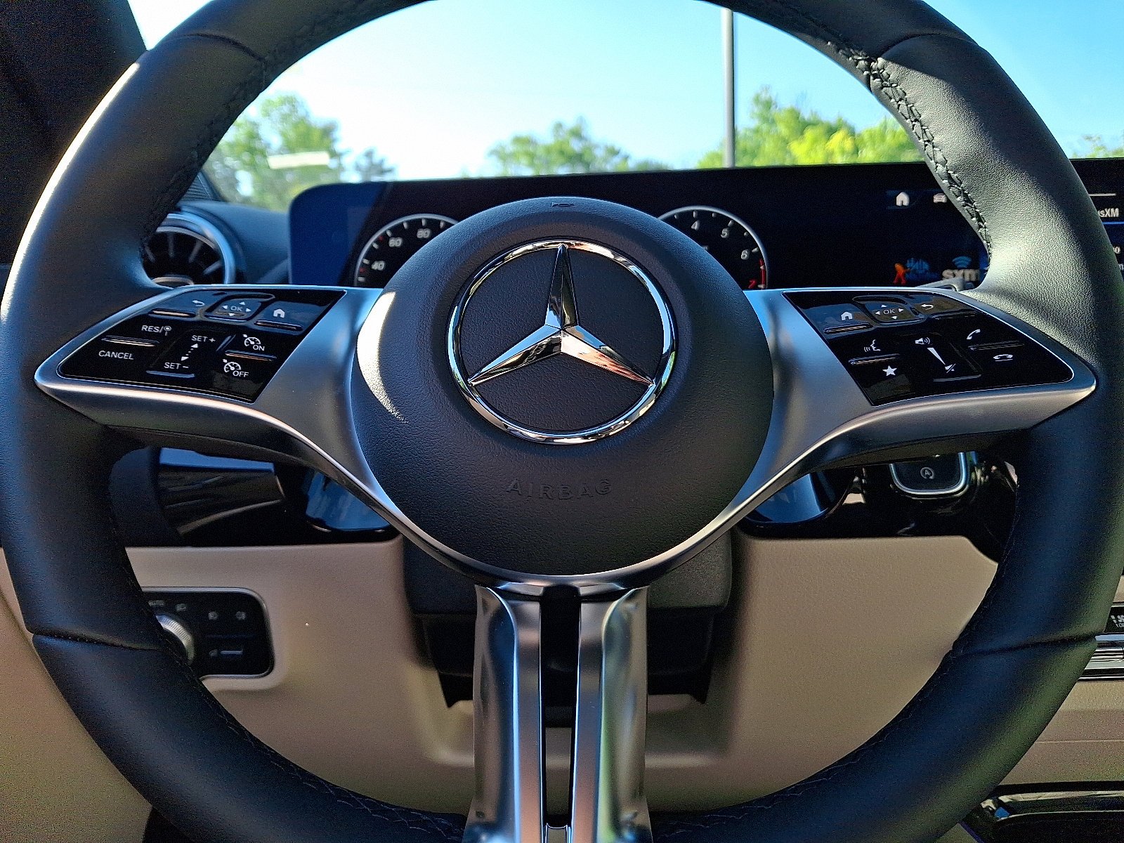 New 2026 Mountain Grey Metallic Mercedes-Benz GLA 250 image 12