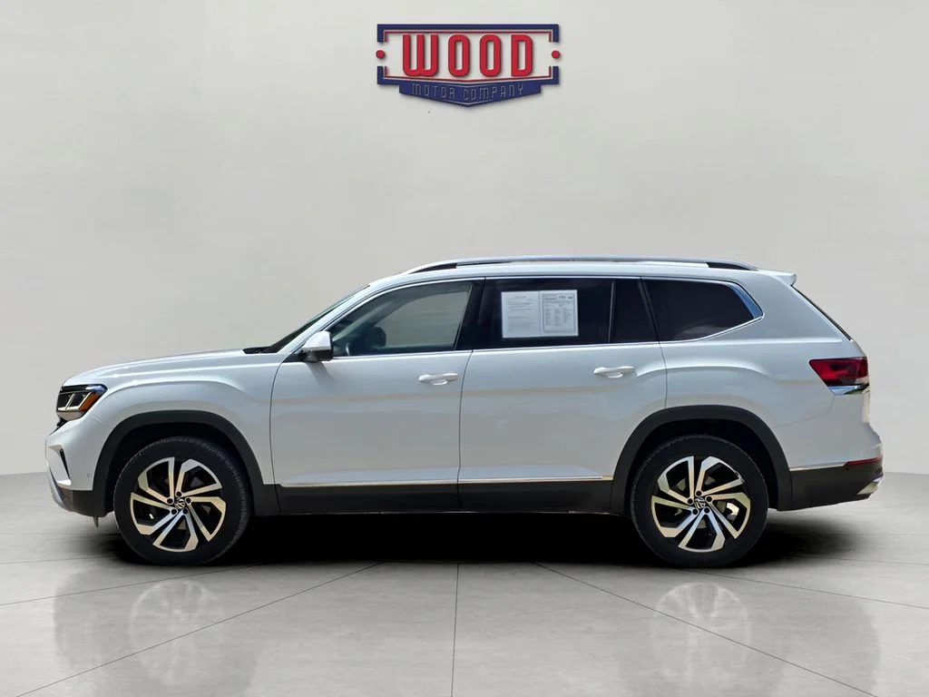 Used 2021 Pure White Volkswagen SEL Premium image 4