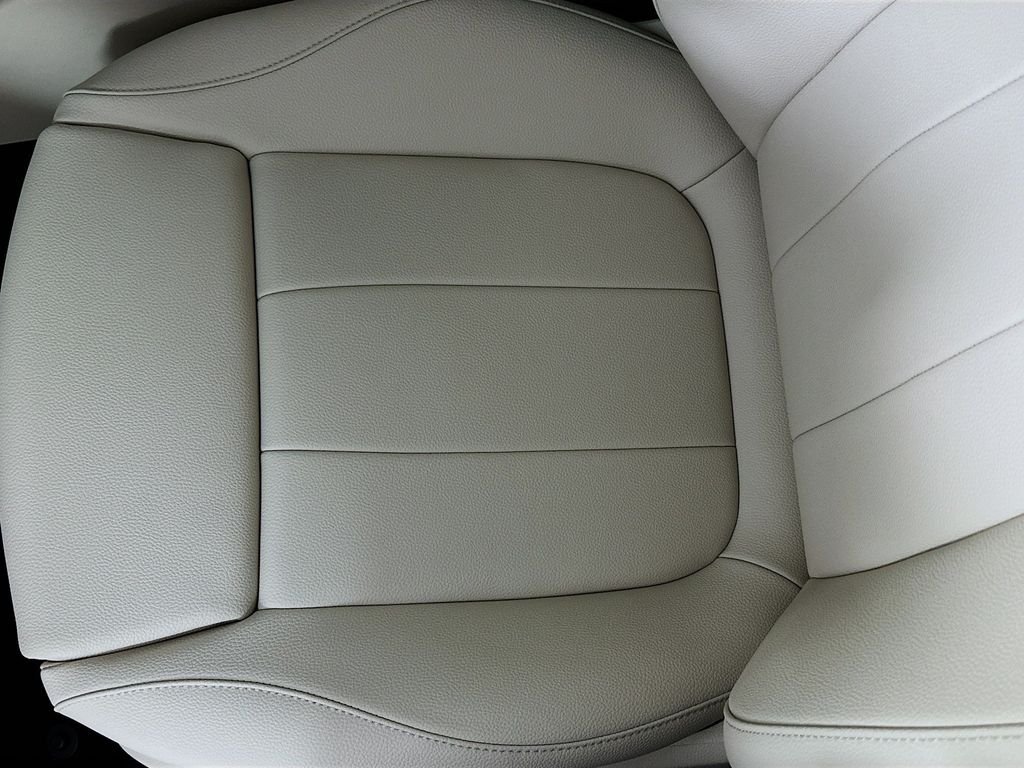 New 2026 Polar White Mercedes-Benz GLA 250 image 18