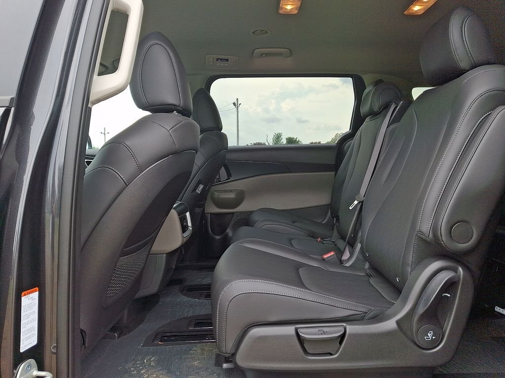 New 2026 Gray Kia LXS image 5