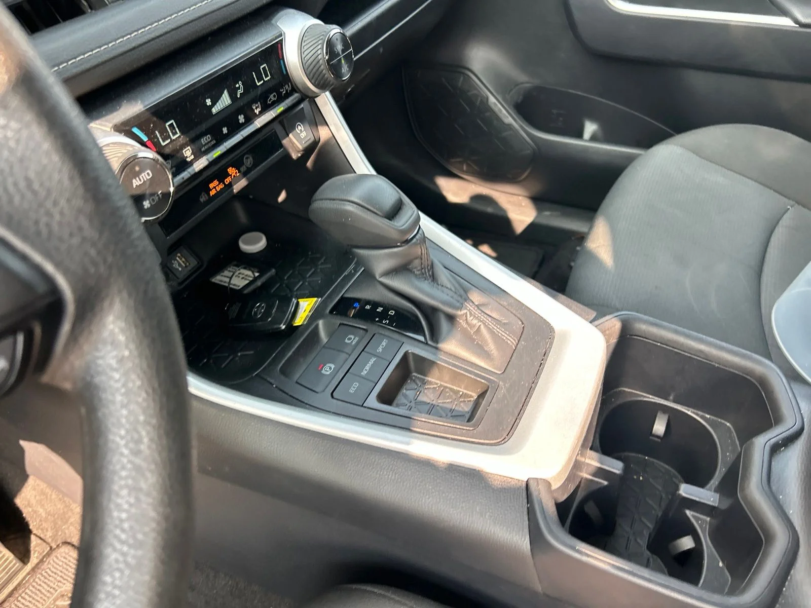 Used 2025 White Toyota XLE image 24