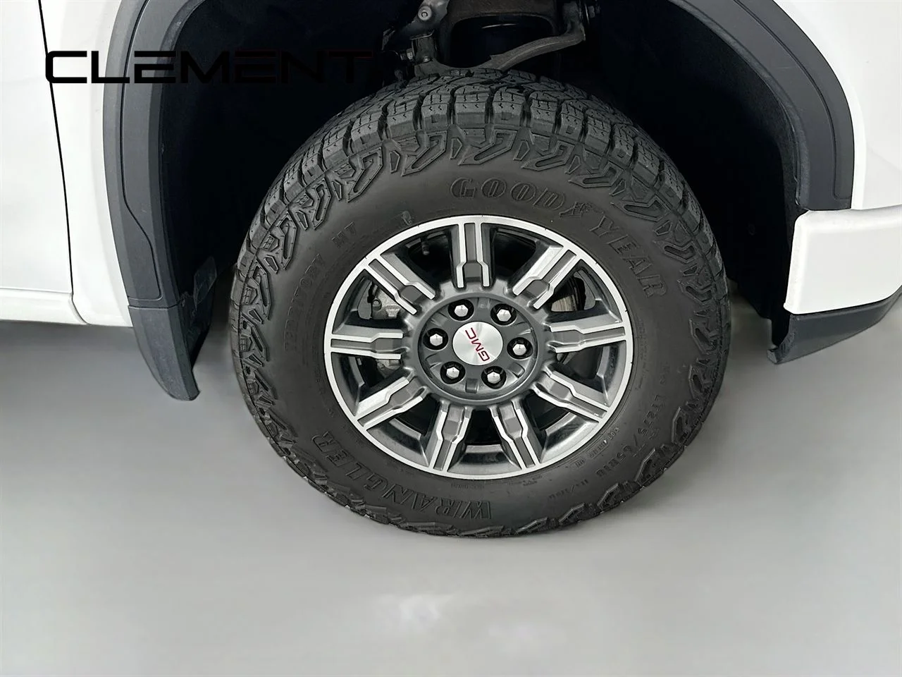 Certified Used 2025 Summit White GMC AT4 image 36
