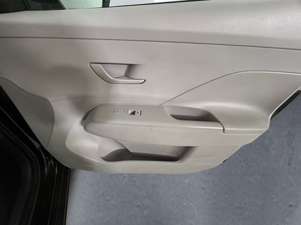 Used 2024 Black Hyundai SEL image 15