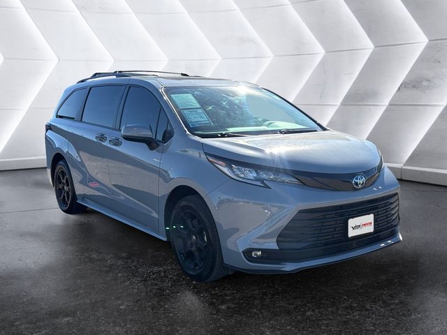 2025 Toyota Sienna Woodland Edition