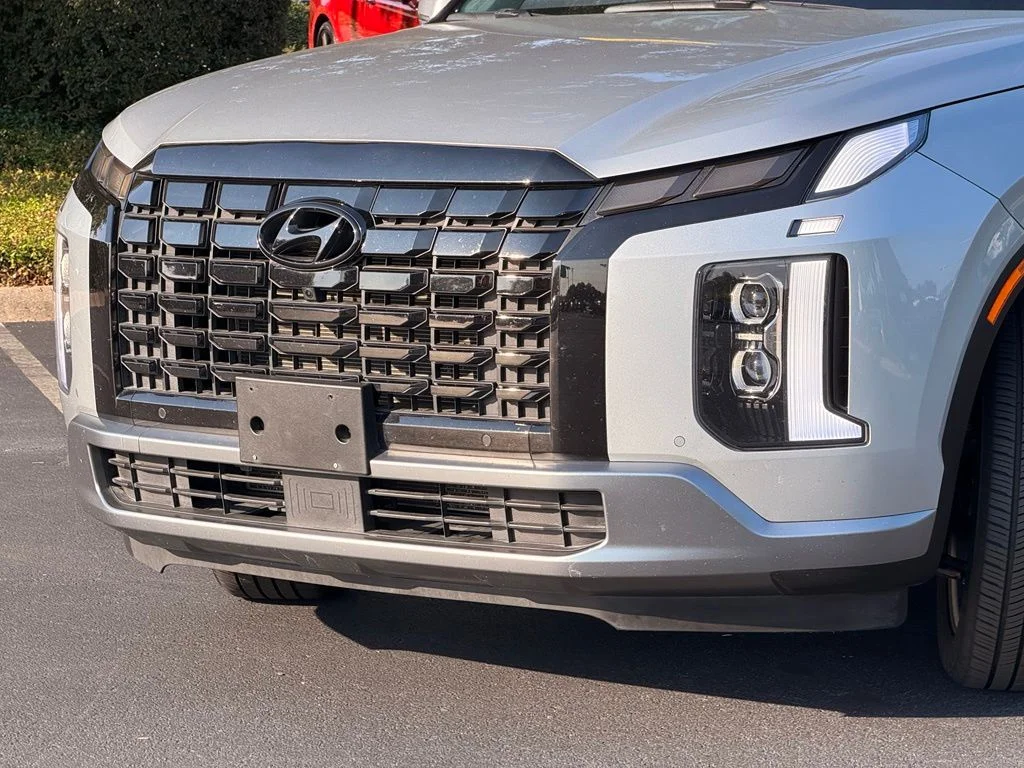 Used 2024 Silver Hyundai SEL image 10