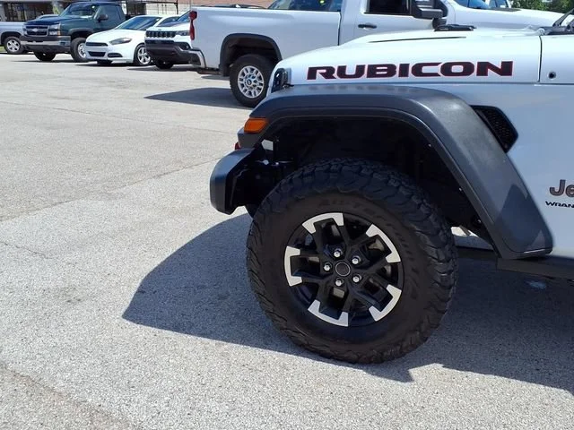 Used 2025  Jeep Rubicon image 24