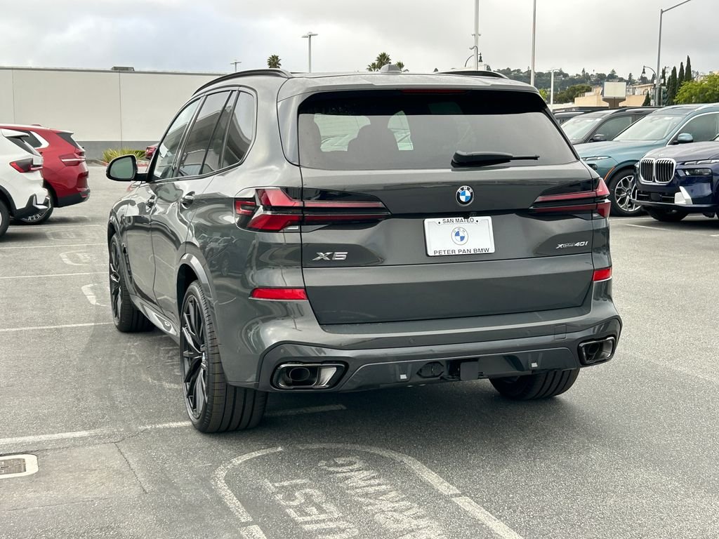 New 2026 Dravit Grey Metallic BMW xDrive40i image 3
