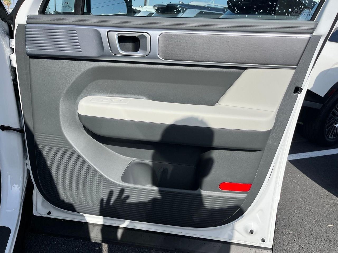 New 2027 White Hyundai SE image 22