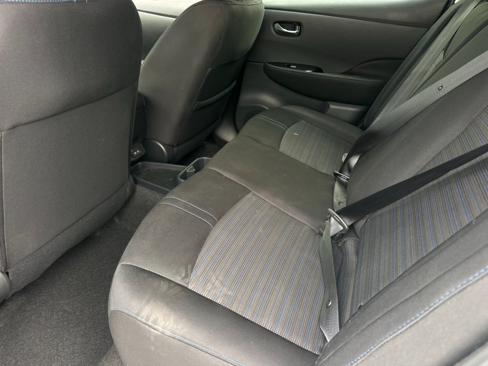 Used 2025 Super Black/Pearl White Nissan SV Plus image 11