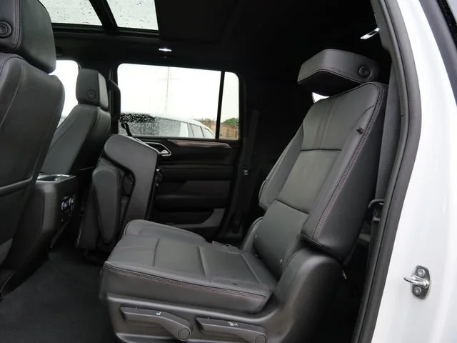 2023 Chevrolet Suburban RST - Photo 13