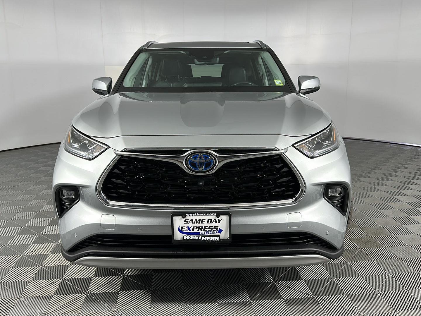 Used 2021 Celestial Silver Metallic Toyota Platinum image 2