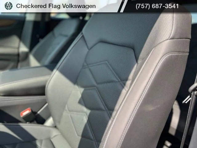 New 2026 Green Volkswagen 2.0T SE w/Technology image 21