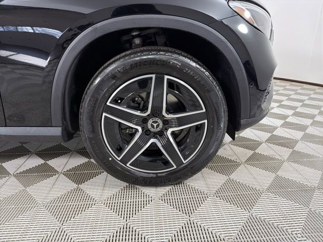 New 2026 Black Mercedes-Benz GLC 300 image 21
