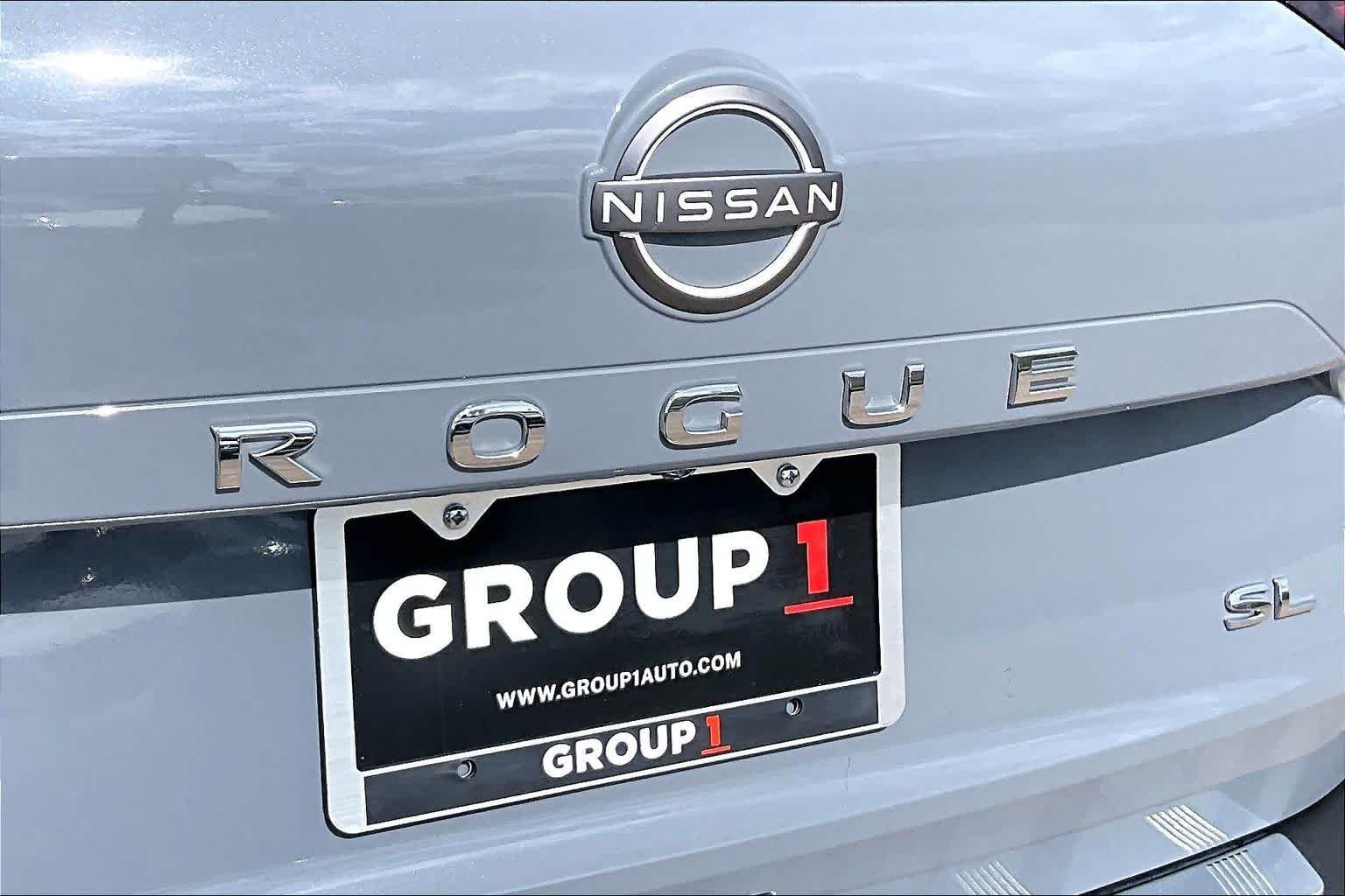 Used 2023 Boulder Gray Pearl/Super Black Nissan SL image 30
