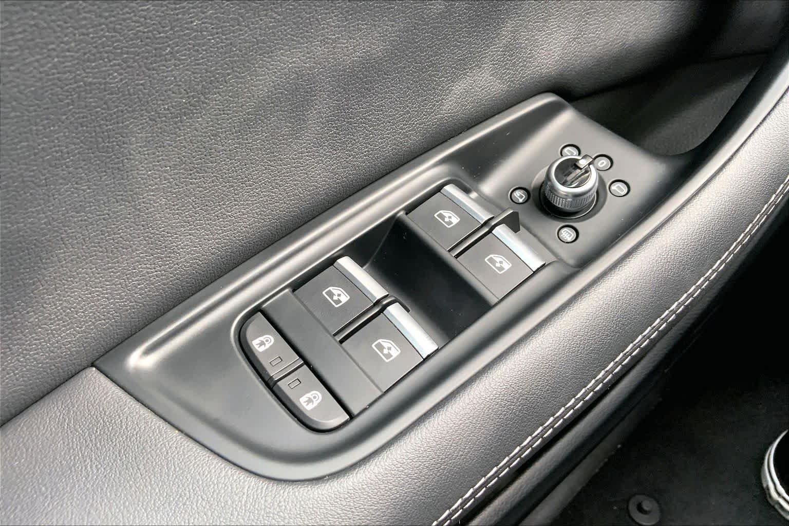 Used 2025 Carrara White Audi Premium Plus image 36