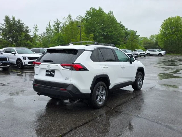 Used 2025 Ice Toyota XLE image 8