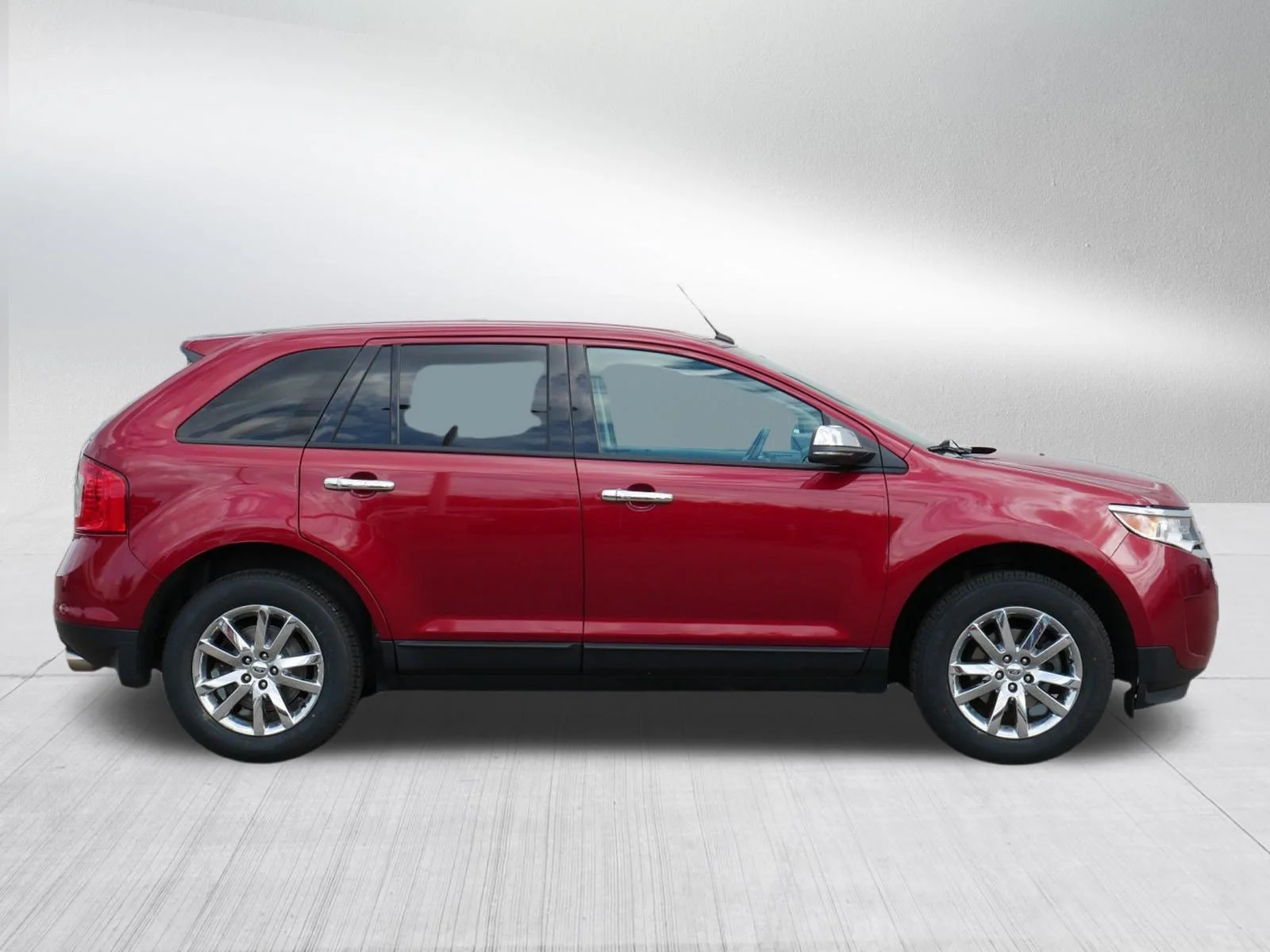Used 2013 Ruby Red Metallic Ford SEL image 8