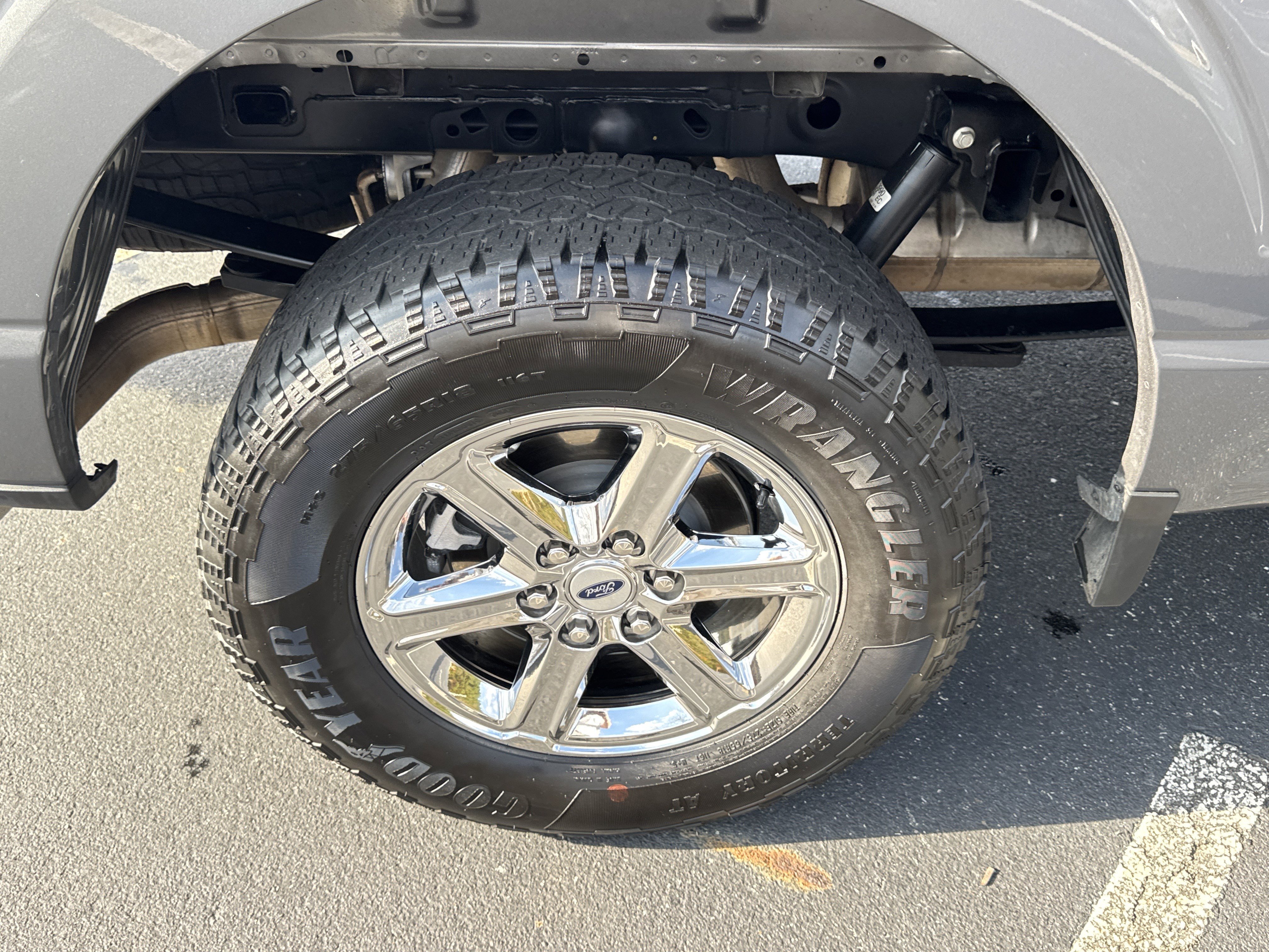 2025 Ford F-150 XLT - Photo 18
