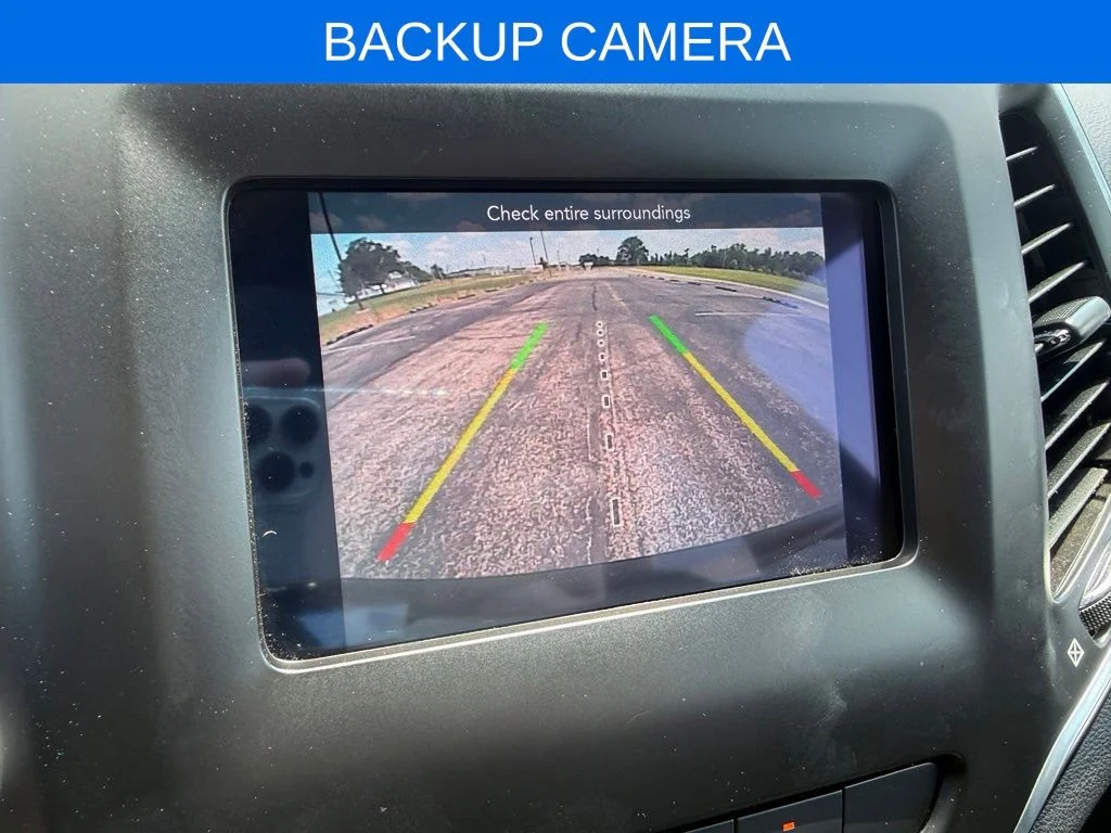 Used 2021 Green Jeep Latitude Lux image 7