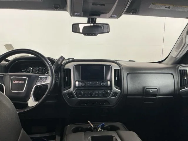 Used 2016  GMC SLE image 20
