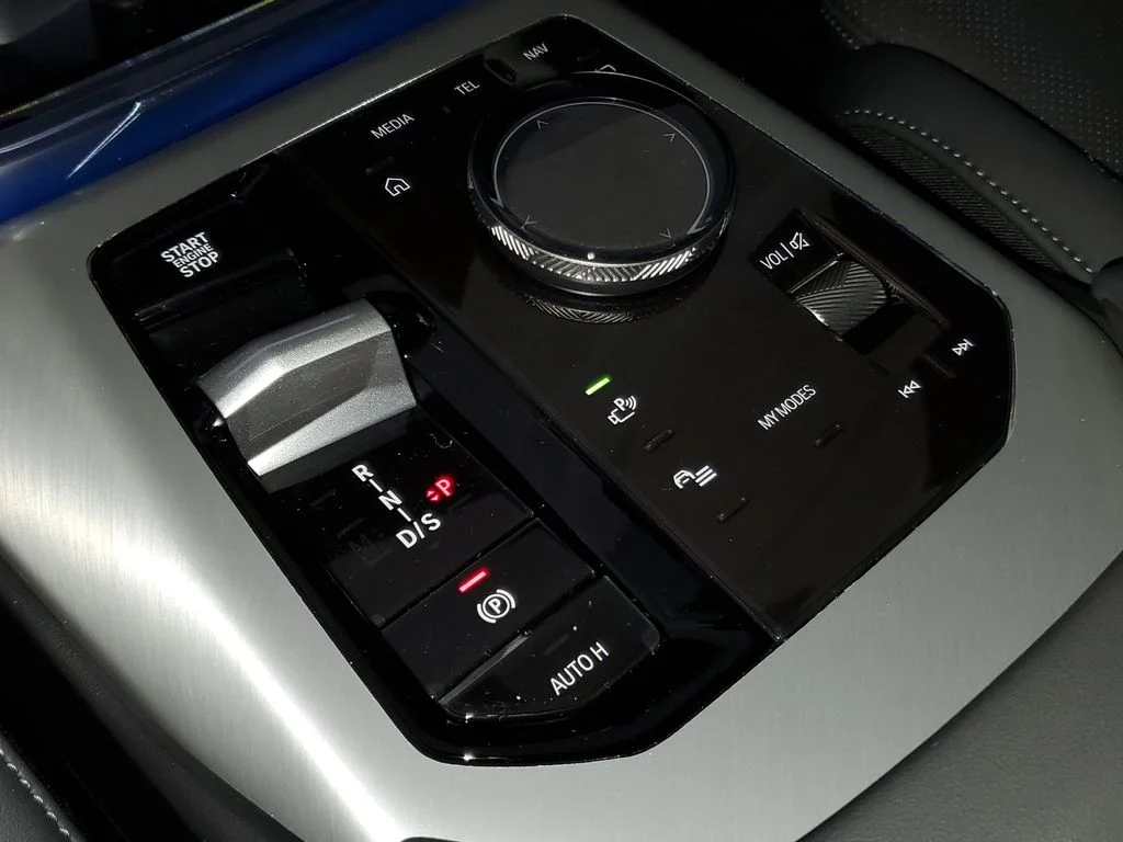 New 2026 Beige BMW 30 xDrive image 25