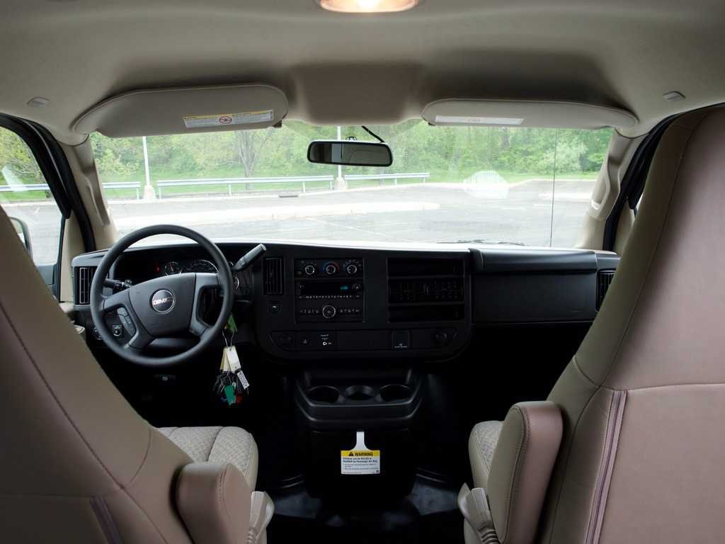 New 2026 Summit White GMC Work Van image 14