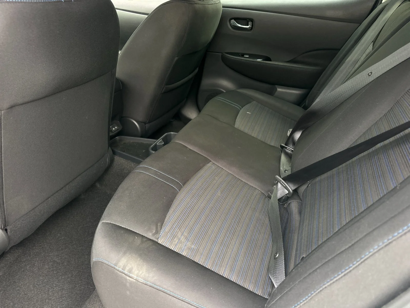 Used 2025 Super Black/Pearl White Nissan SV Plus image 11