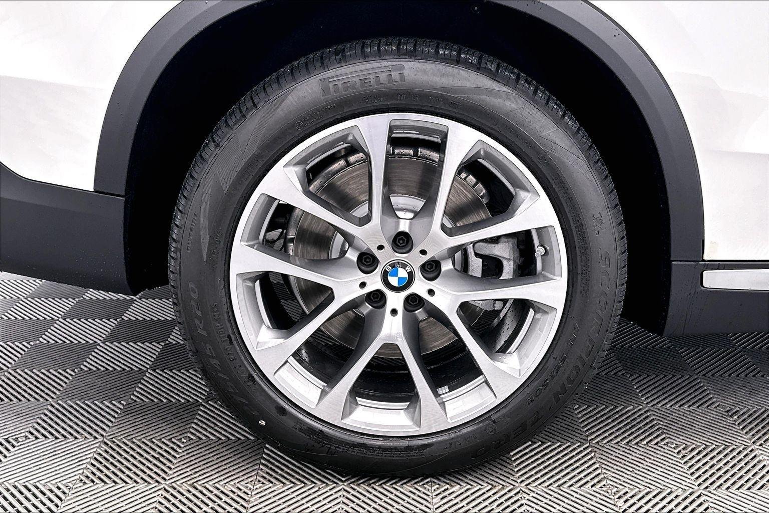 New 2026 Alpine White BMW xDrive50e image 18