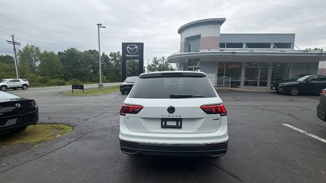 Used 2024 White Volkswagen 2.0T SE image 6