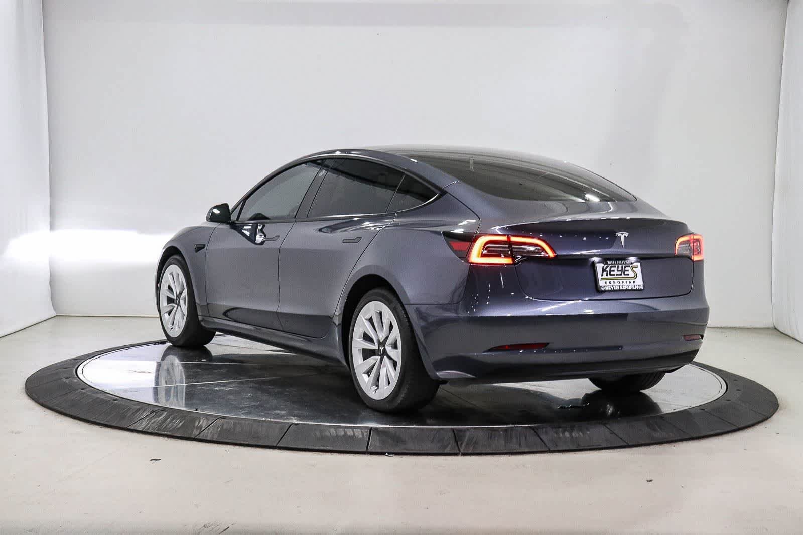 Used 2023  Tesla  image 2