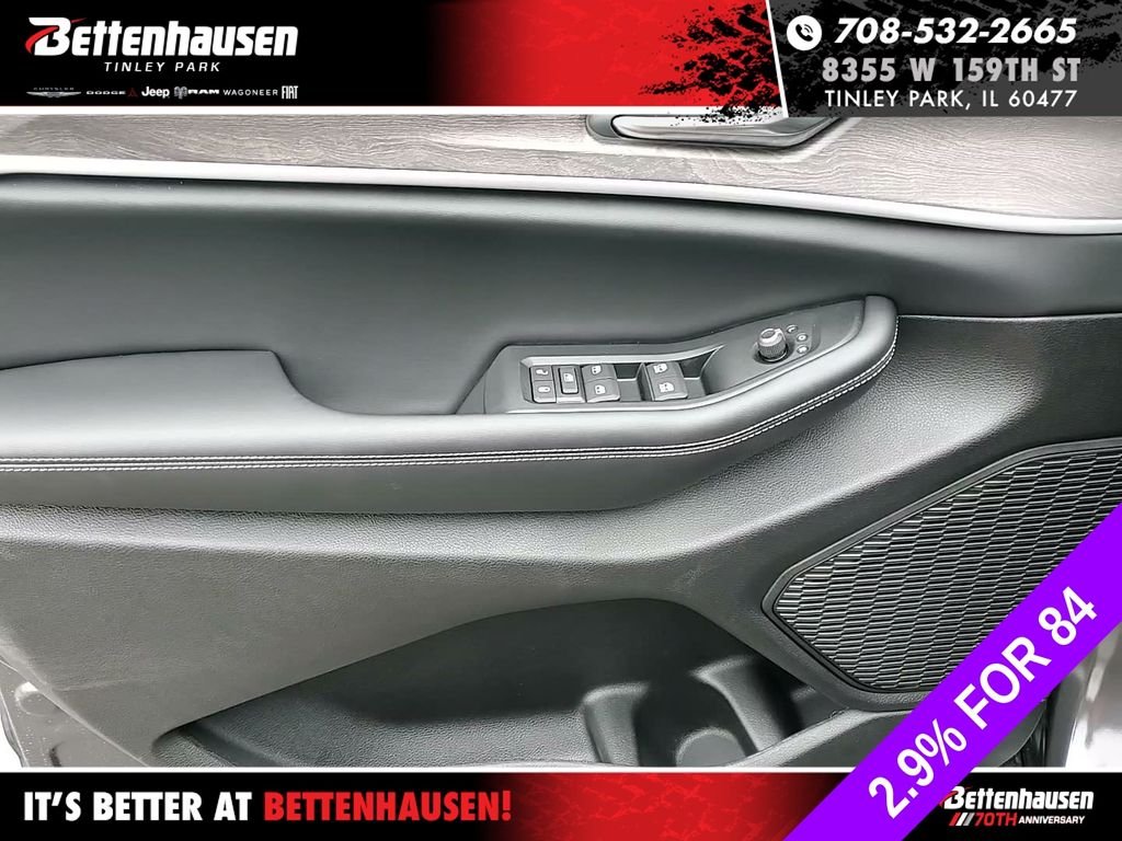New 2026 Baltic Gray Metallic Clear-Coat Exterior Paint Jeep Altitude image 12