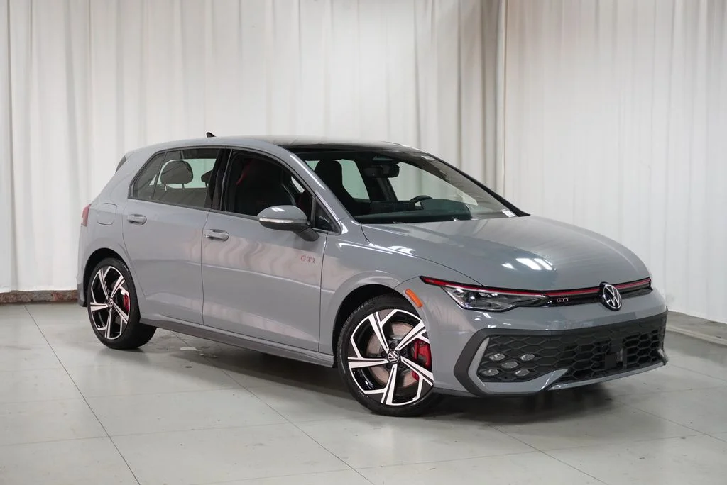 New 2026 Moonstone Gray Volkswagen SE image 3