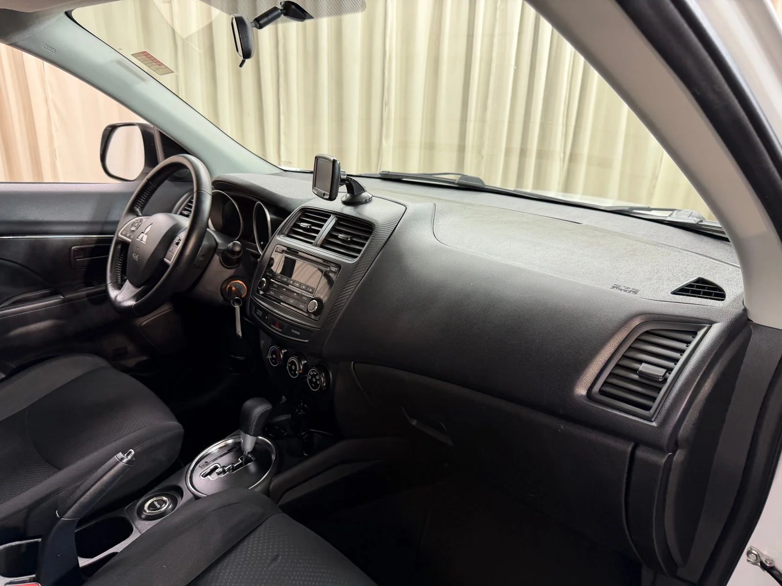 Used 2015  Mitsubishi ES image 42