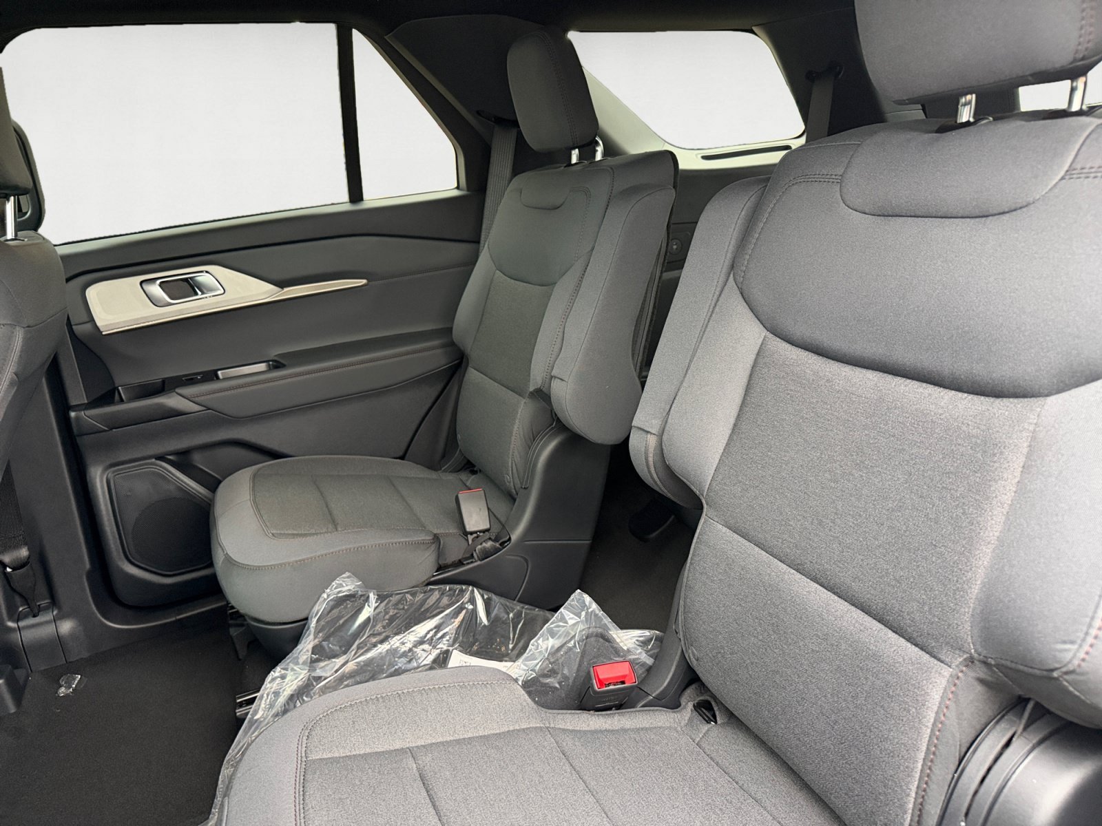 New 2027 Avalanche Gray Ford Active image 13