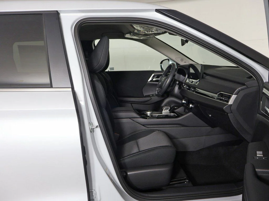 New 2026 White Mitsubishi ES 1.5T S-AWC image 29
