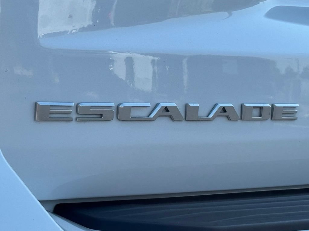 Used 2021 CRYSTAL WHITE TRICOAT Cadillac Sport Platinum image 9