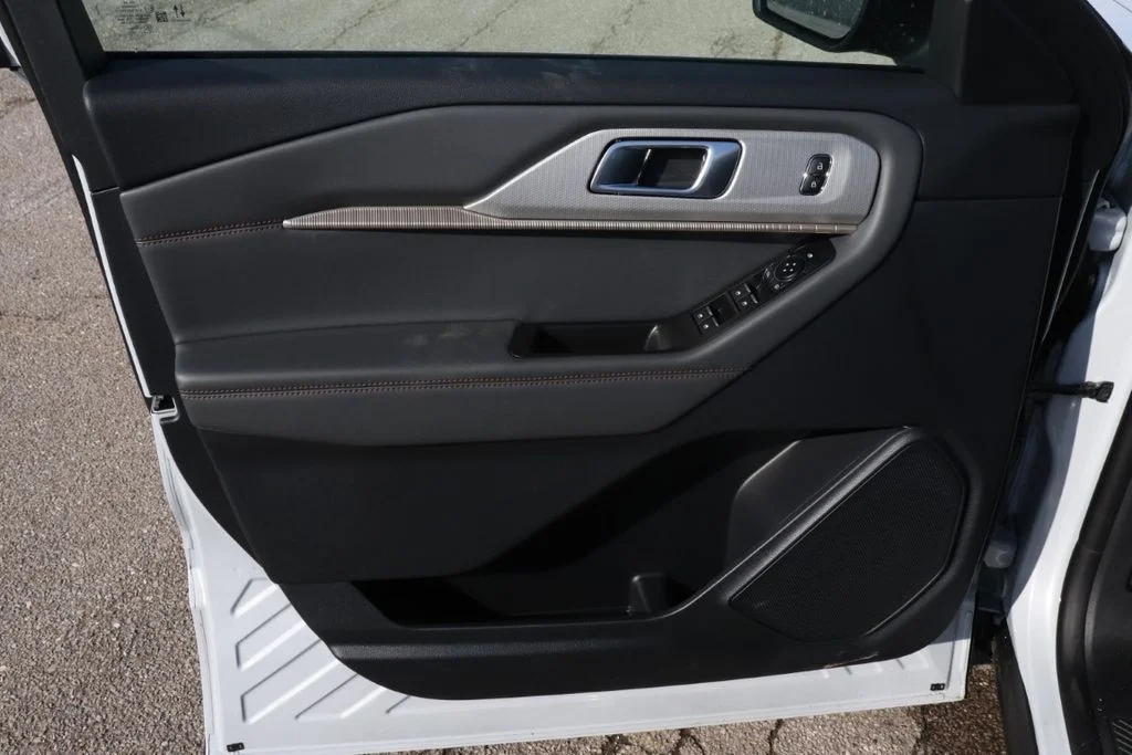 New 2026 Space White Metallic Ford Active image 41