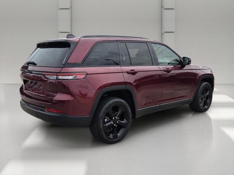 Used 2024 Velvet Red Pearlcoat JEEP LIMITED 4X4 image 5