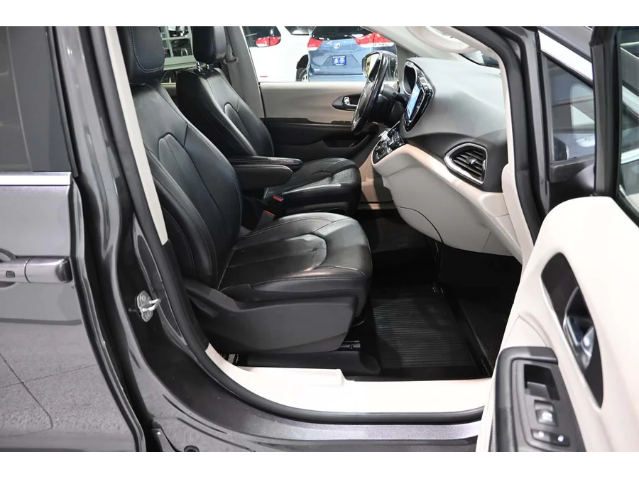 Used 2022 GRAY Chrysler Touring L Mobility Handicap Van image 15