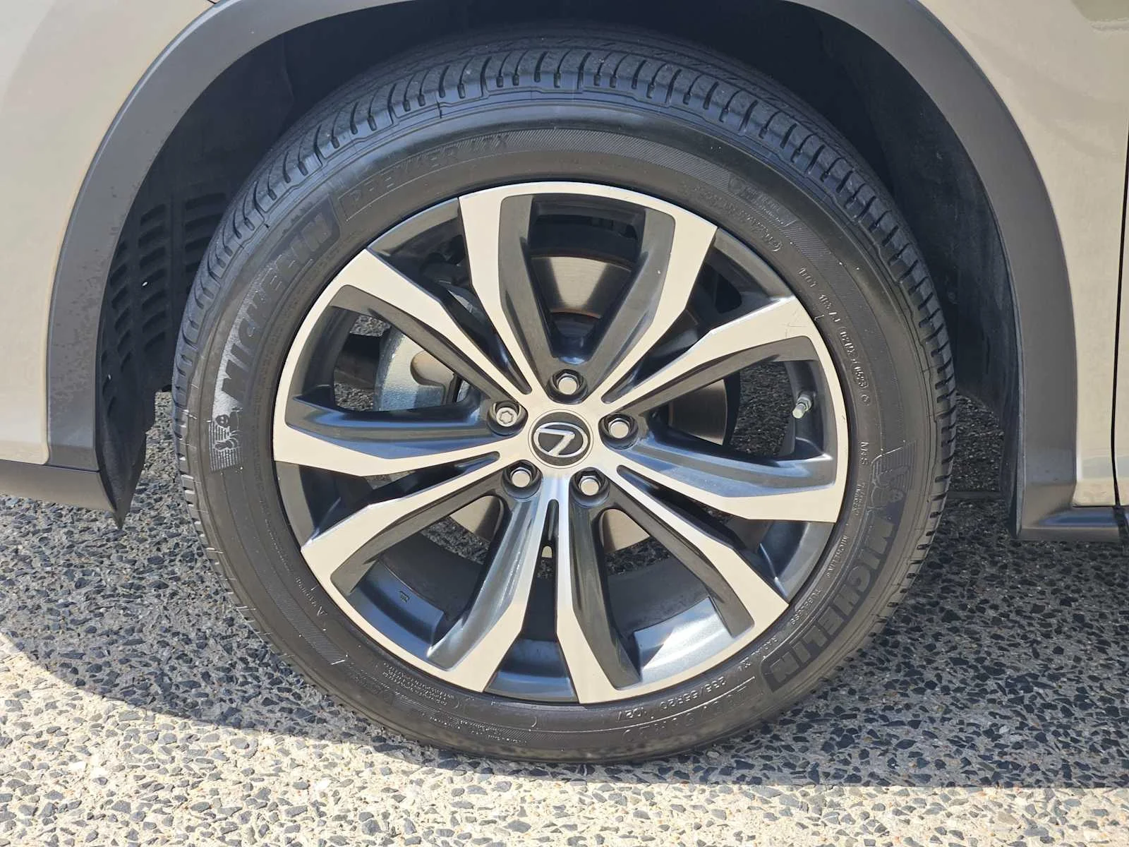 Used 2020 Atomic Silver Lexus  image 7